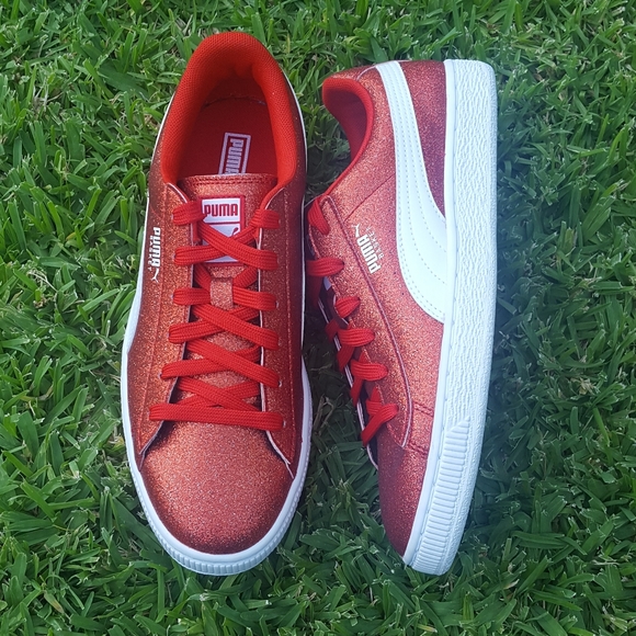 red glitter puma